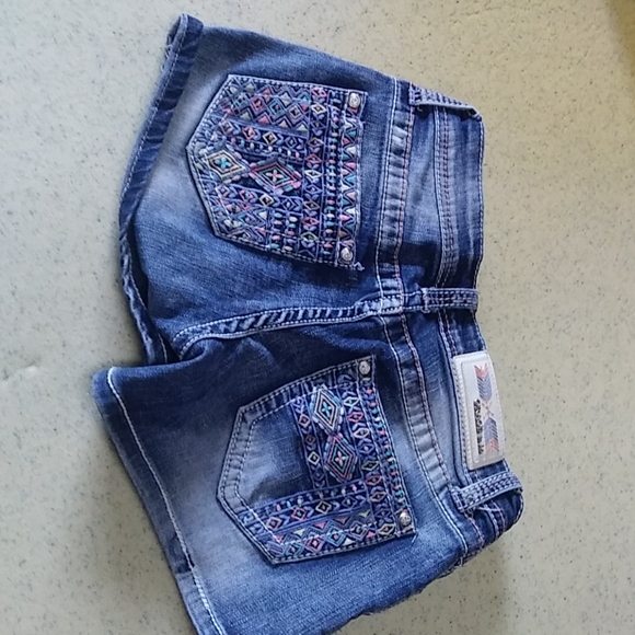 Shorts - Picture 2 of 4